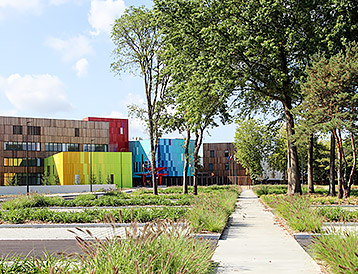 Aménagement du parvis du lycée technique de la Mainguais à Carquefou