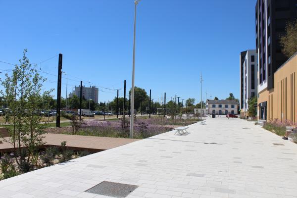Les quais, terrasses et pontons des abords de la Gare de Rezé Pont-Rousseau sont livrés depuis septembre 2019. Ils permettent de profiter des entrées au "port" des Tramway.